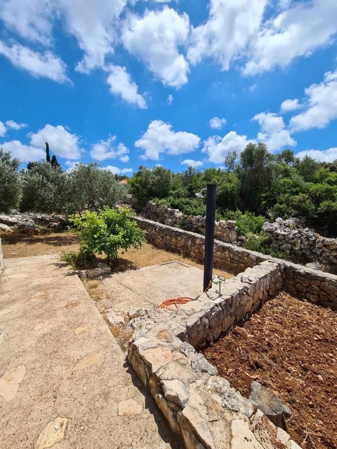 Kuca Za Odmor Buba, Otok Zut Villa Pristanisce Bagian luar foto