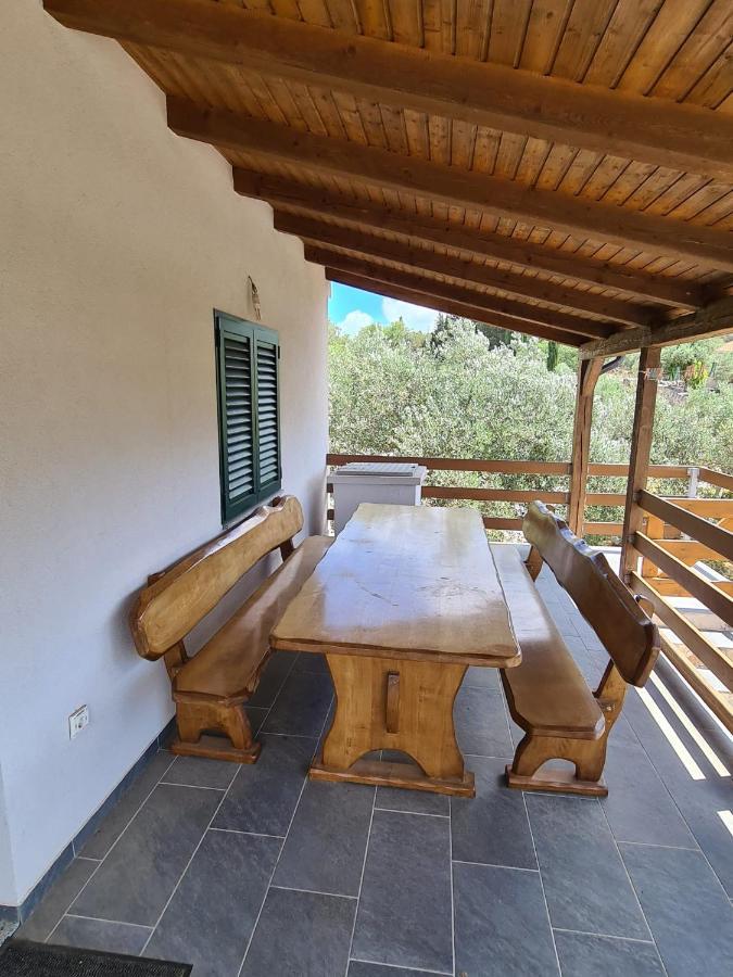 Kuca Za Odmor Buba, Otok Zut Villa Pristanisce Bagian luar foto